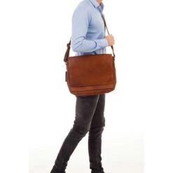 Burkely Vintage Juul Messenger Bag Cognac -Ospre Winkel image 1823