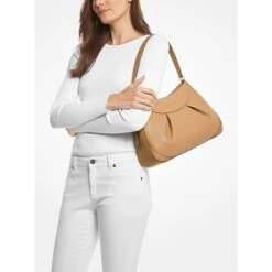 Michael Kors Enzo Md Shoulder Camel 6 Michael Kors Enzo Md Shoulder Camel -Ospre Winkel image 2246