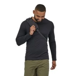 Patagonia Atom Sling 8L Forge Grey 7 Patagonia Atom Sling 8L Forge Grey -Ospre Winkel image 2394