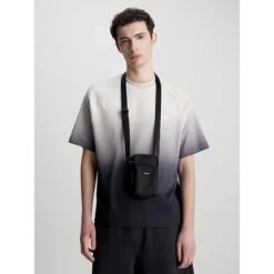 Calvin Klein Ck Must T Reporter X Ck Black -Ospre Winkel image 2417