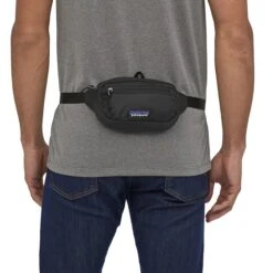 Patagonia Ultralight Black Hole Mini Hip Pack Patchwork Obsidian Plum 11 Patagonia Ultralight Black Hole Mini Hip Pack Patchwork Obsidian Plum -Ospre Winkel image 3101